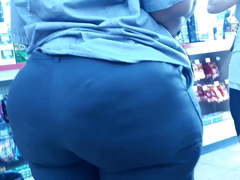 Security Guard BBW wit a dump truck ASS!!!